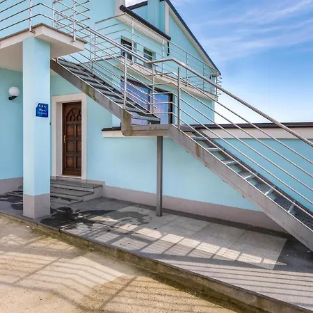 Stunning Apartment In Pula With 2 Bedrooms And Wifi Apartamento Pula