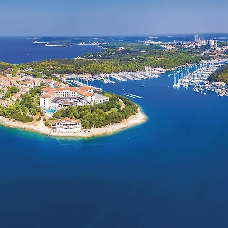 شقة Stunning Apartment In Pula With 2 Bedrooms And Wifi