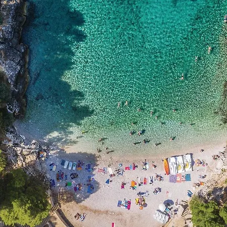 Stunning Apartment In Pula With 2 Bedrooms And Wifi شقة بولا