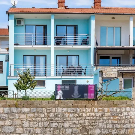 Stunning Apartment In Pula With 2 Bedrooms And Wifi Apartamento